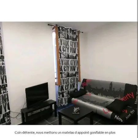 Studio Sympa Centre Proche Massillon * Йер
