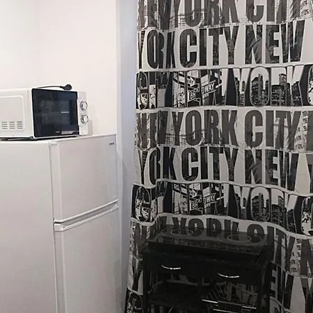 Studio Sympa Centre Proche Massillon * Йер